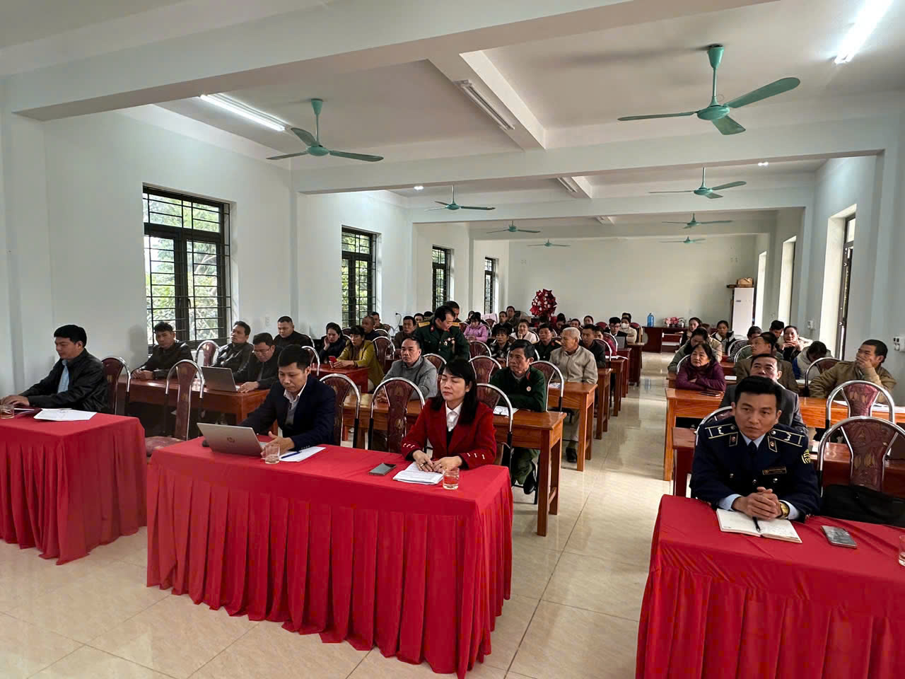 Đội QLTT số 8 tăng cường tuyên truyền, chung tay đẩy lùi buôn lậu, gian lận thương mại